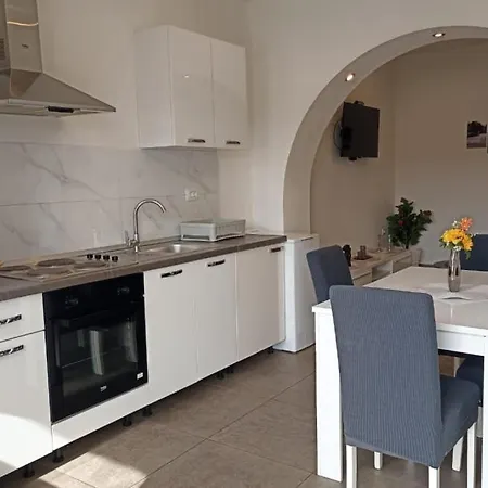 Apartment Grace 1 By Guide Peracko Blato